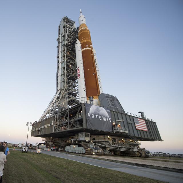 La fusée SLS (Space Launch System) au centre spatial Kennedy, en Floride. [Keystone - Aubrey Gemignani/NASA via AP]