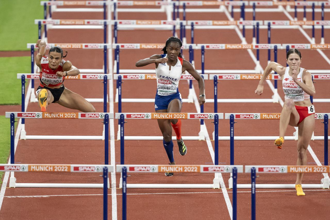 Ditaji Kambundji lors de la finale du 100m haies. [KEYSTONE - Georgios Kefalas]