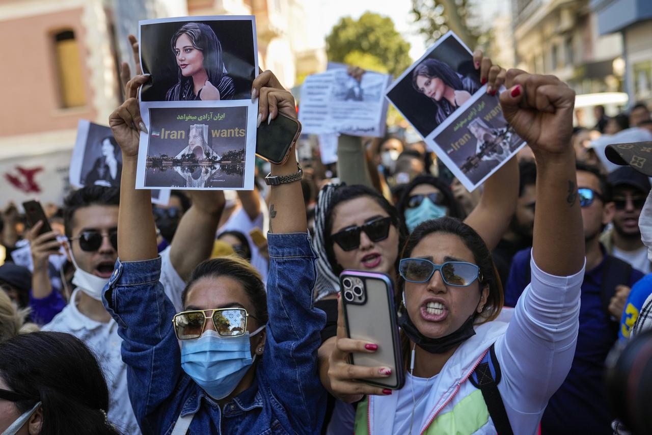 Huit personnes seraient décédées durant les manifestations en Iran, selon le bilan officiel. Image d'illustration. [Keystone - Francisco Seco]