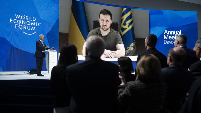 Volodymyr Zelensky est intervenu par visioconférence devant le WEF à Davos. [Keystone - Gian Ehrenzeller]