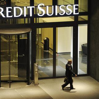 Credit Suisse aurait détruit des documents liés à des prêts à des oligarques russes. [EPA/Keystone - Steffen Schmidt]