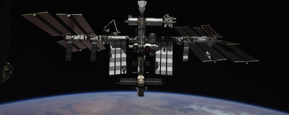 La Station Spatiale Internationale (ISS) vue depuis le vaisseau Soyuz-MS18, le 28 septembre 2021. [ESA - Roscosmos]