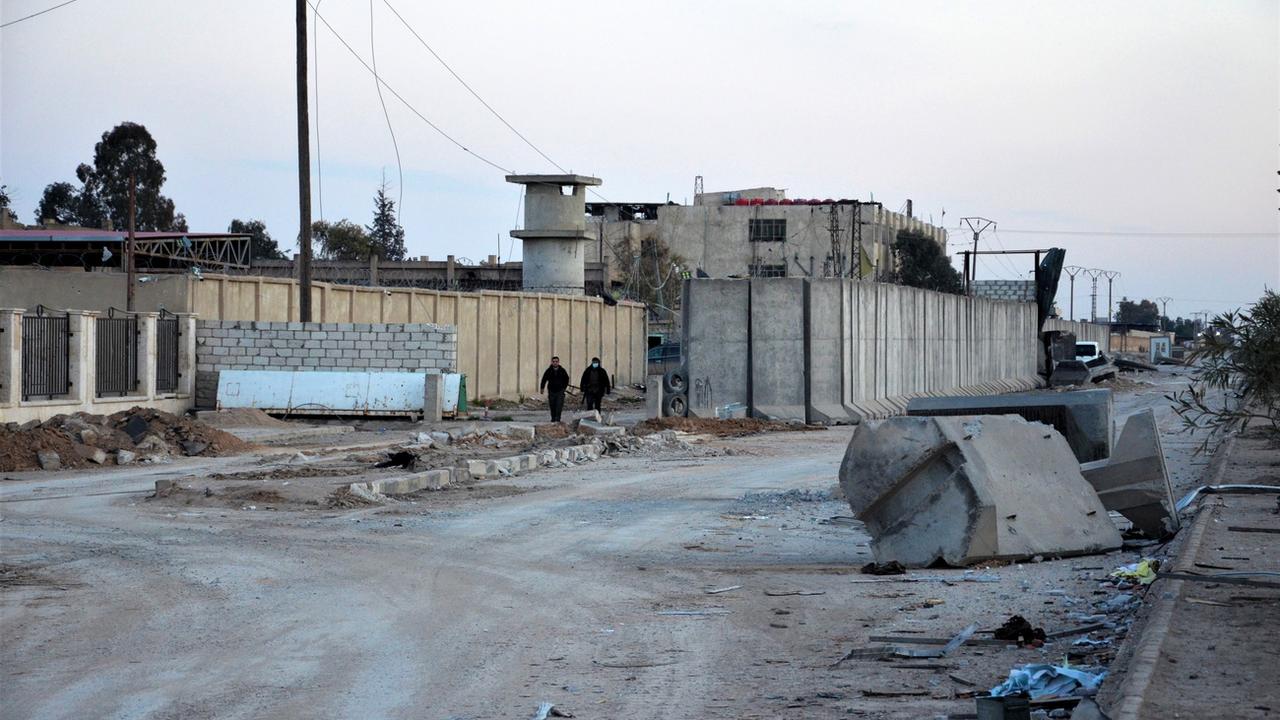 Vue sur la prison de la province syrienne d'Hassakah, attaquée le 20 janvier dernier, où se où se trouvaient notamment des djihadistes occidentaux. [EPA/Keystone - Ahmed Mardnli]