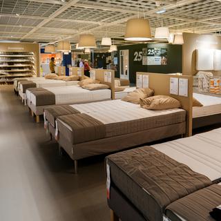 Les lits chez IKEA. [Depositphotos - Ifeelstock]