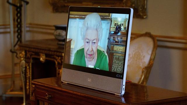 Elizabeth II reprend ses engagements officiels après avoir eu le Covid-19. [AFP - VICTORIA JONES]