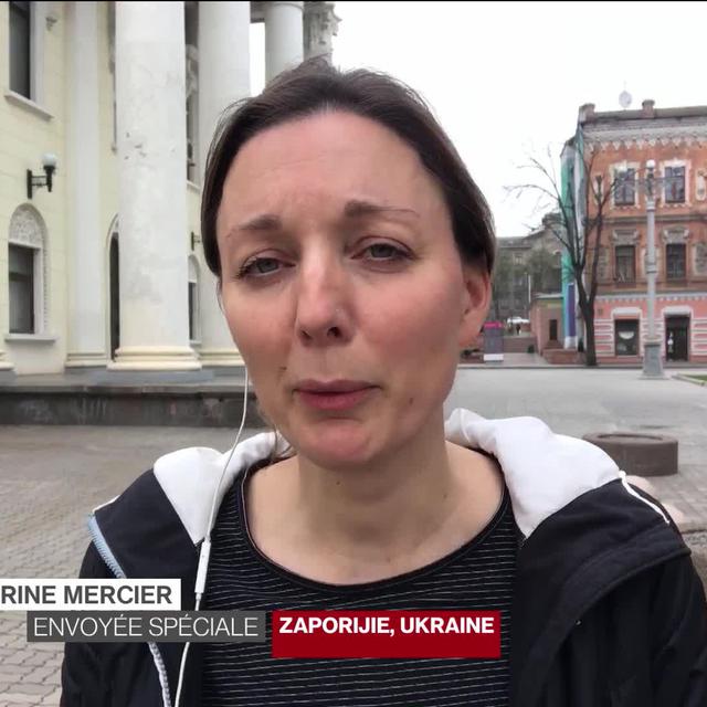 Maurine Mercier dans lors d'une intervention dans le 19h30 depuis Zaporijie, en Ukraine. [RTS]