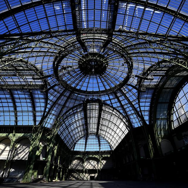 Le groupe bâlois MCH, propriétaire d'Art Basel, a été retenu mercredi pour succéder à la Foire internationale d'art contemporain (FIAC) à Paris, a annoncé le Grand Palais. Il est le leader mondial des foires d'art contemporain. Au sein du milieu de l'art, la décision suscite des remous. [AFP - CHRISTOPHE ARCHAMBAULT]
