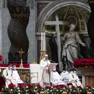 Le pape François dans la basilique Saint-Pierre au Vatican. [EPA/Keystone - Angelo Carconi]