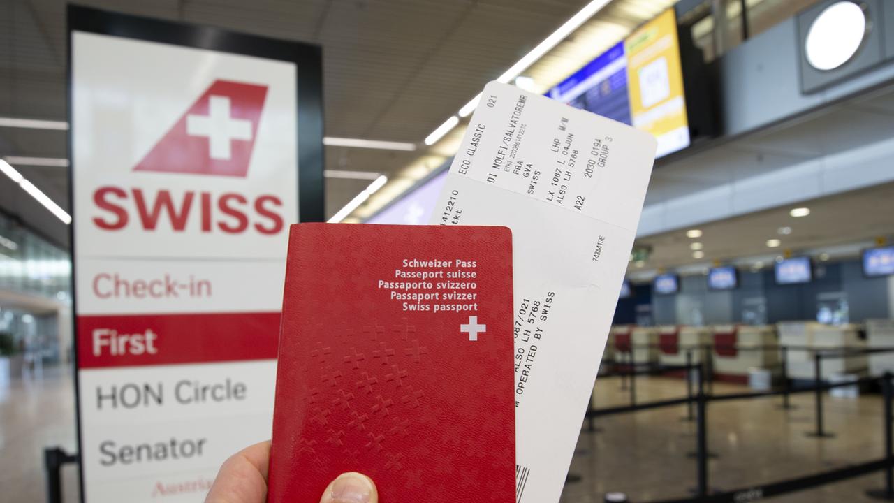 Une majorité de Suisses est favorable à une taxe sur les billets d'avion. [KEYSTONE - SALVATORE DI NOLFI]