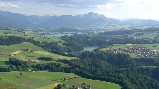 Canton de Fribourg, vue aérienne. [RTS]