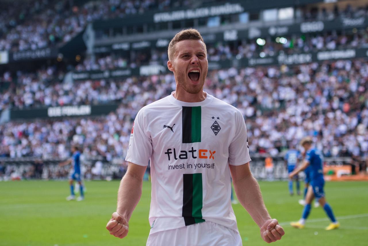 Nico Elvedi a contribué au succès de Gladbach. [KEYSTONE - Marius Becker]