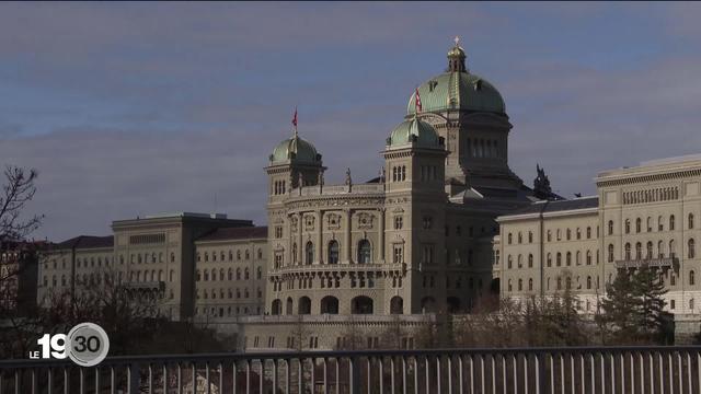 Le Conseil fédéral proteste contre les accusations d'une commission du Congrès américain qui accuse la Suisse de laxisme face à la Russie