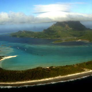 Une vue de Bora-Bora en Polynésie française. [Reuters - Philippe Wojazer]