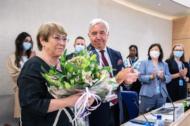 Michelle Bachelet a été remerciée et applaudie mercredi à Genève. [AFP - Fabrice Coffrini]