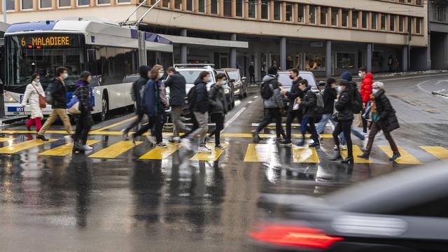 Le canton de Vaud veut décarboner les déplacements liés au travail. [KEYSTONE - JEAN-CHRISTOPHE BOTT]