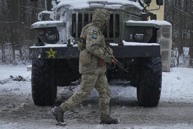 Un soldat ukrainien dans la région de Karkhiv, le 25 février 2022. [Keystone - Vadim Ghirda]