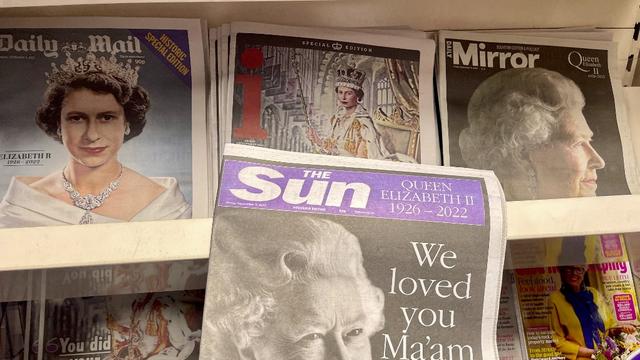La reine Elizabeth II est sur toutes les unes des journaux dans le monde [AFP - ZUHAL DEMIRCI / ANADOLU AGENCY / ANADOLU AGENCY V]