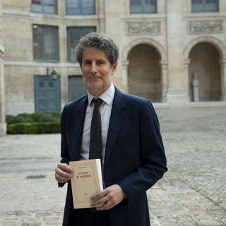 L'auteur italo-suisse Giuliano da Empoli lors de la remise du Grand Prix de l'Académie française à Paris, le 27 octobre 2022. [AFP - Magali Cohen/ Hans Lucas]