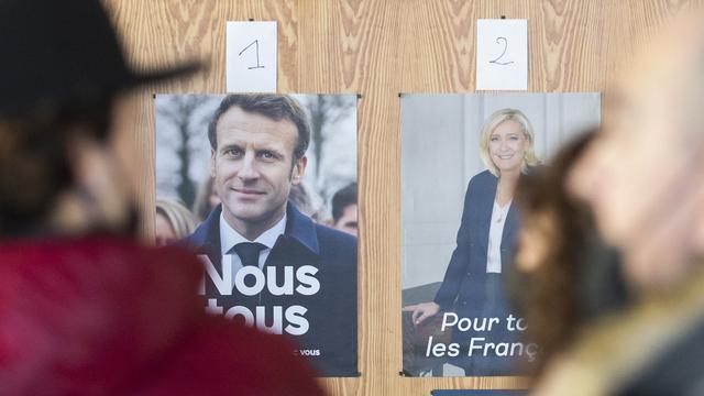 Les affiches des candidats à l'élection présidentielle française. [The Canadian Press/Keystone - Graham Hughes]