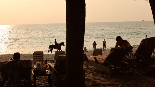 Touristes russes sur une plage de Phuket, en Thaïlande, 12.03.2022. [Reuters - Jorge Silva]