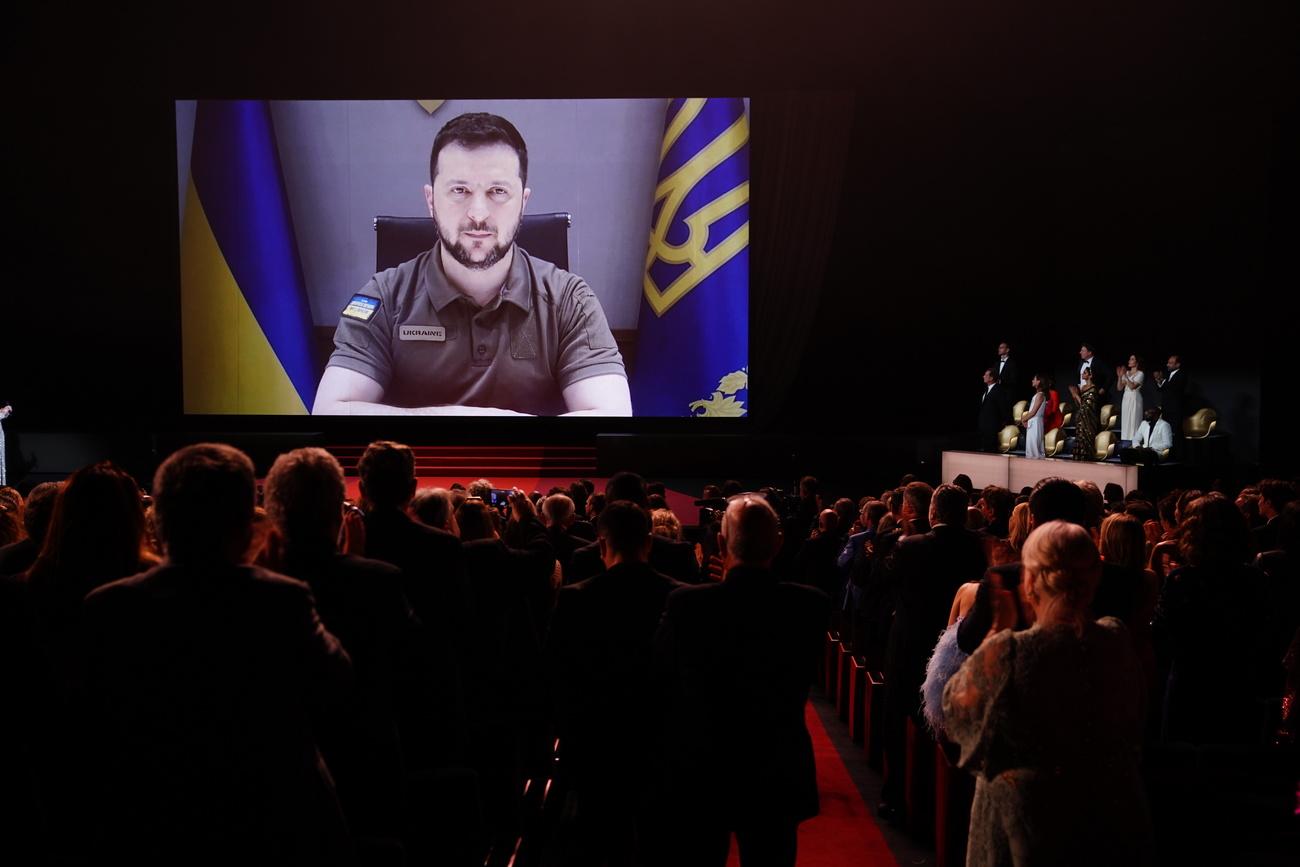 Le président ukrainien Zelensky s'adresse au Festival de Cannes depuis Kiev [Keystone - CLEMENS BILAN]