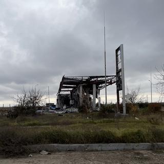 Un paysage en ruine dans la région de Kherson en Ukraine. [RTS - Maurine Mercier]