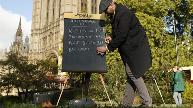 Les paris sont ouverts avant l'élection du futur chef du parti conservateur. [Keystone - David Cliff]