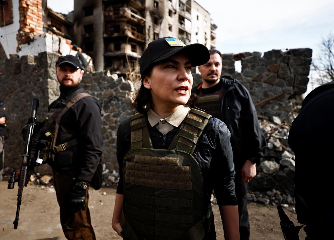 Iryna Venediktova dans les ruines de Borodyanka. [Reuters - Zohra Bensemra]