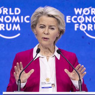 Ursula von der Leyen, présidente de la Commission européenne, s'exprime lors du WEF à Davos. [Keystone - Laurent Gilliéron]