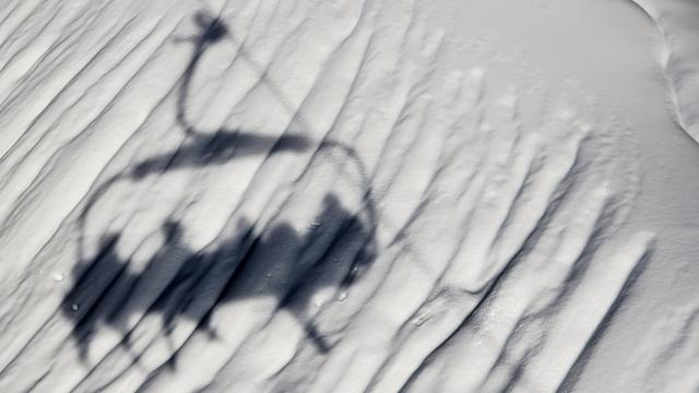 Un certain nombre de politiciens valaisans bénéficient d'avantages sur les abonnements de ski. [Keystone - Jean-Christophe Bott]