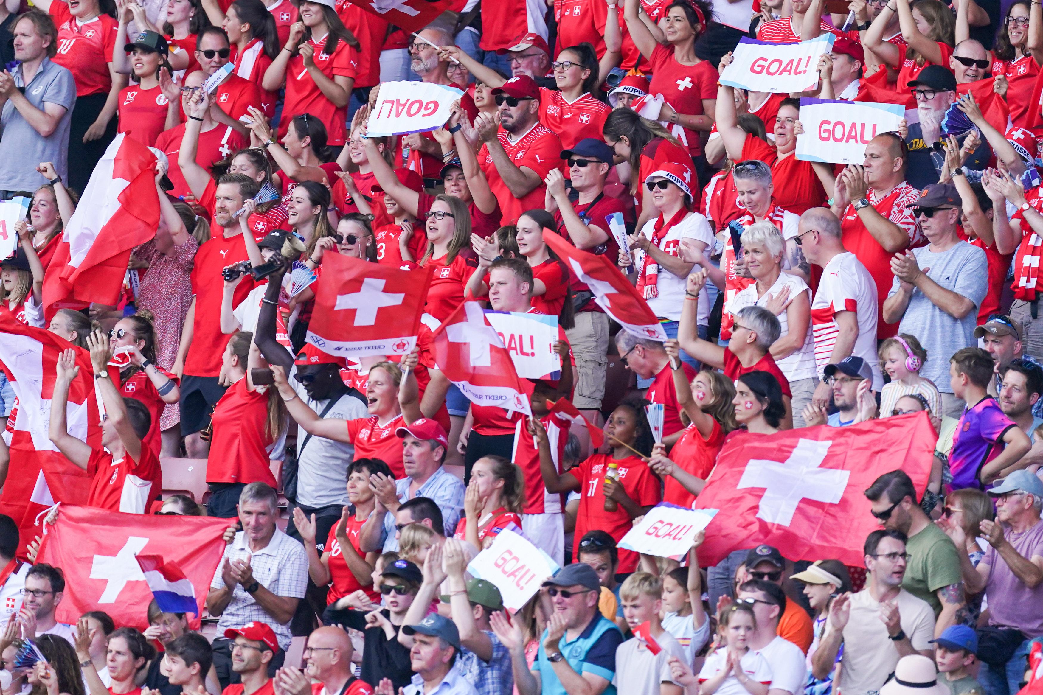 Les Suissesses ont pu compter sur le soutien de leurs supporters. [freshfocus - Joris Verwijst/Orange Pictures]