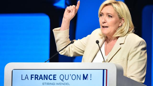 La candidate du Rassemblement national Marine Le Pen lors d'un meeting de campagne le 1er avril 2022. [AFP - Jean-Christophe Verhaegen]