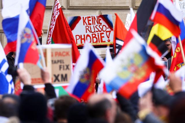 Manifestation pro-russe à Francfort, 20.04.2022. [Reuters - Kai Pfaffenbach]