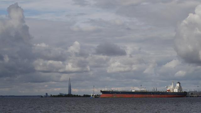 Un pétrolier de la société russe Gazprom photographié à Saint-Pétersbourg, en Russie, le 20 septembre 2022. [Keystone - Anatoly Maltsev]