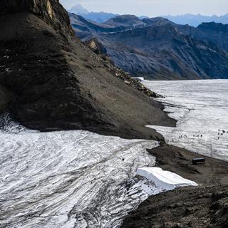 Le changement climatique a acté le divorce des glaciers du Scex Rouge et de Tsanfleuron. [Keystone - Jean-Christophe Bott]