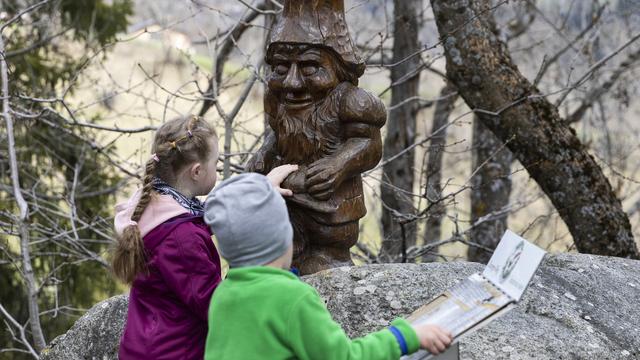 Certains enfants ukrainiens, scolarisés, vont-ils devoir déménager? [Keystone - Dominic Steinmann]