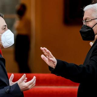 Le président de la Confédération Ignazio Cassis a rencontré le président allemand Frank-Walter Steinmeier, le 20 janvier 2022 à Berlin. [EPA/Keystone - Filip Singer]