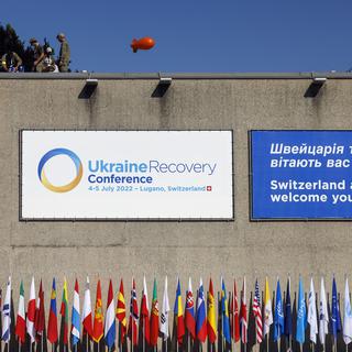 L'ouverture de la conférence sur la reconstruction de l'Ukraine à Lugano. [Keystone - Michael Buholzer]