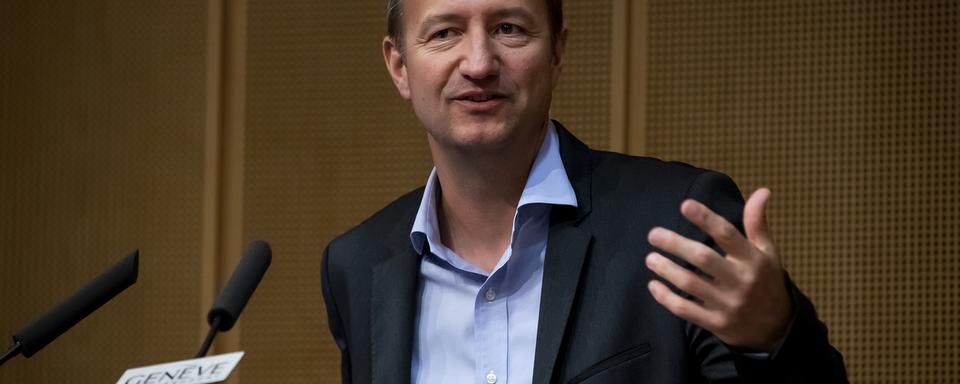 Pascal Hochstrasser, Pascal Hochstrasser, chef de la tour de contrôle et du contrôle dʹapproche de Skyguide à l'aéroport de Genève. [Keystone - Magali Girardin]