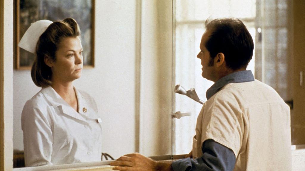 Louise Fletcher face à Jack Nicholson dans "Vol au-dessus d'un nid de coucou". [afp - Fantasy Films / Collection ChristopheL]