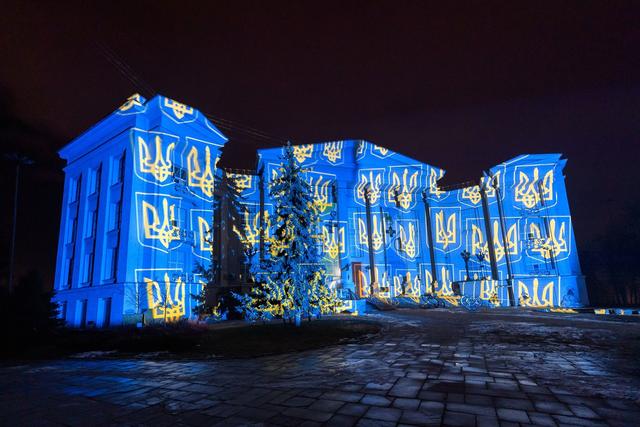 Le musée national d'histoire de Kiev illuminé par Gerry Hofstetter, 23.12.2022. [Hofstetter marketing/Keystone - Michael Kessler]