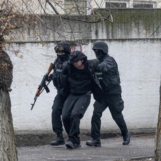 Plus de 5000 personnes ont été arrêtées en marge des émeutes au Kazakhstan. [Keystone - Vasily Krestyaninov]