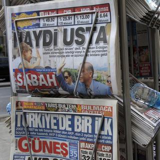 Un kiosque à journaux en Turquie. [Keystone/AP Photo - Thanassis Stavrakis]