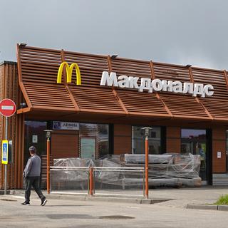 Vue d'un restaurant McDonalds fermé à Podolsk, près de Moscou, en Russie, le 16 mai 2022. [EPA/KEYSTONE - Maxim Shipenkov]