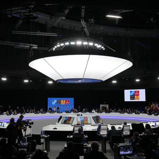 Les chefs d'État de l'OTAN se rassemblent au début d'une session pendant le sommet de l'OTAN, jeudi 30 juin 2022 à Madrid. [Christophe Ena - Christophe Ena, Pool]