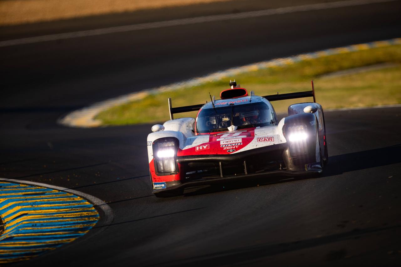 L'équipe de la Toyota #8 dont fait partie Sébastien Buemi s'est imposé une nouvelle fois au Mans. [Imago - DPPI/Panoramic]