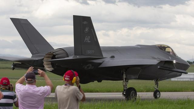 Un F-35 à l'aérodrome de Payerne (VD). [Keystone - Peter Klaunzer]