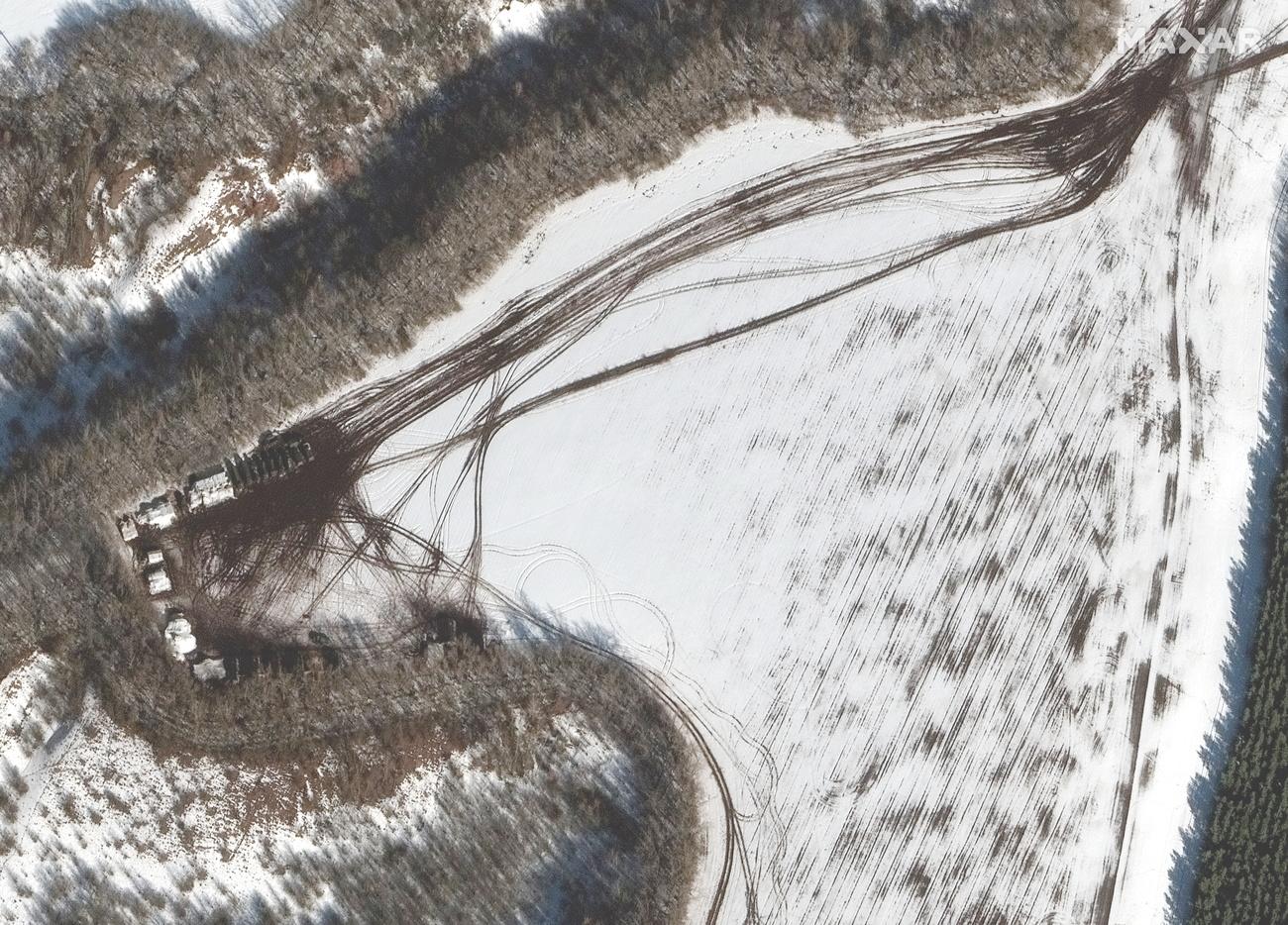Des images de la société américaine d'imagerie satellitaire Maxar montrent de nouveaux déploiements de troupes russes et de matériel militaire à la frontière ukrainienne. [Keystone - EPA/Maxar Technologies]