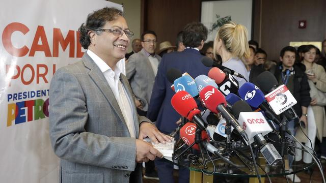 Le candidat de gauche à la présidence de la Colombie Gustavo Petro, lors d'une campagne deux jours avant le deuxième tour des élections présidentielles. [Keystone - EPA/Carlos Ortega]