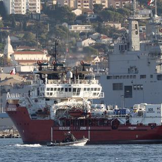 L'Ocean Viking dans le port militaire de Toulon, 11.11.2022. [EPA/Keystone - Guillaume HorcaJuelo]